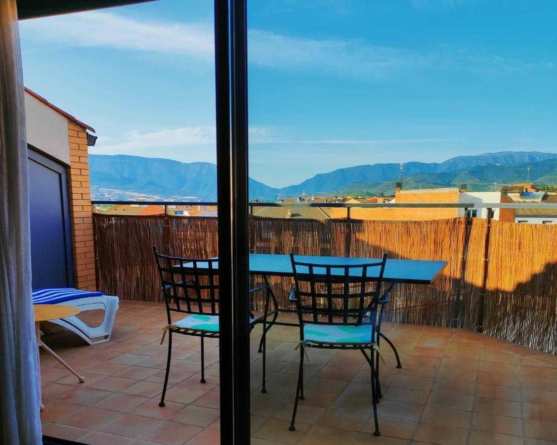Acogedor Atico Duplex En Tremp Apartment Luaran gambar