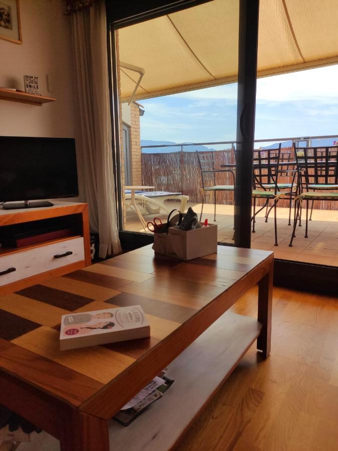 Acogedor Atico Duplex En Tremp Apartment Luaran gambar