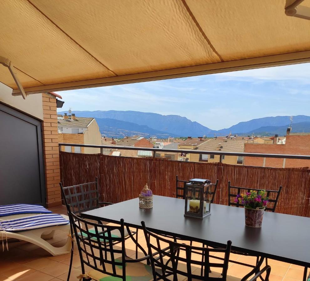 Acogedor Atico Duplex En Tremp Apartment Luaran gambar