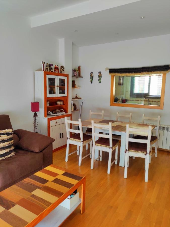 Acogedor Atico Duplex En Tremp Apartment Luaran gambar