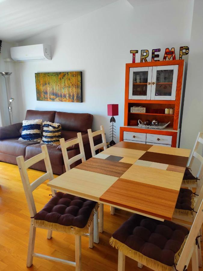 Acogedor Atico Duplex En Tremp Apartment Luaran gambar