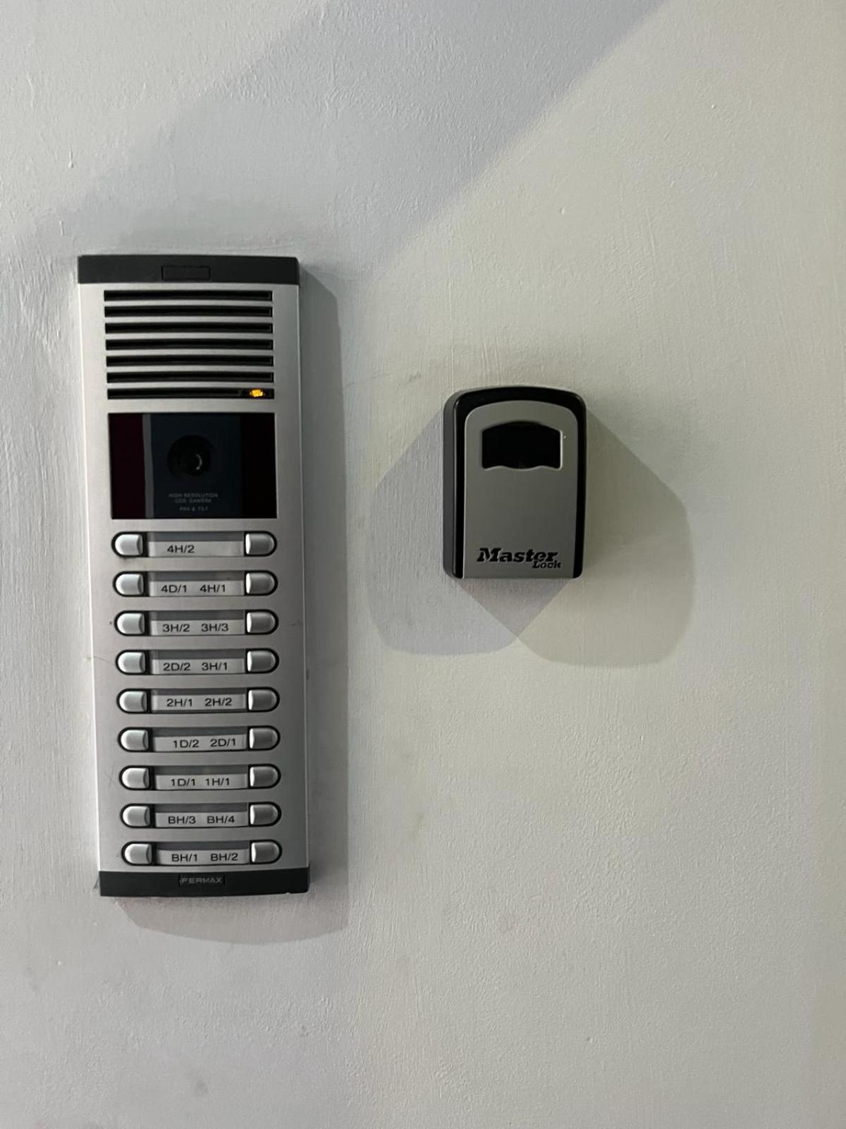 Acogedor Atico Duplex En Tremp Apartment Luaran gambar