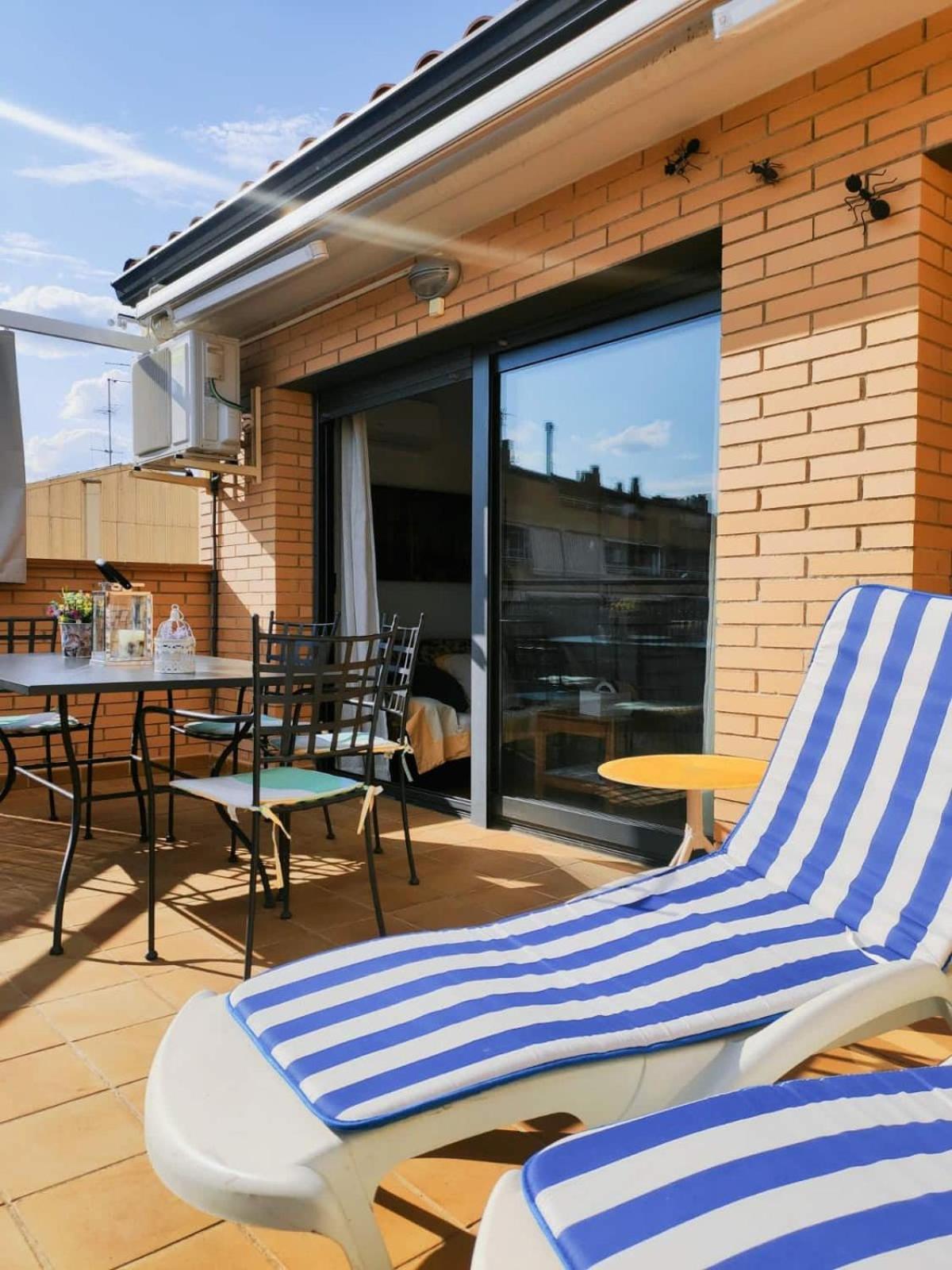 Acogedor Atico Duplex En Tremp Apartment Luaran gambar